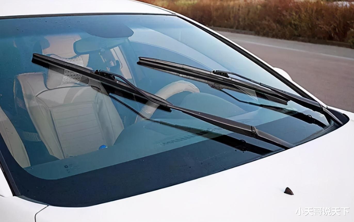 清理车窗的“玻璃水”用完了, 能用洗洁精代替吗? 做错可能会伤车