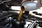 车上这5种油液要及时添换, 否则影响行车安全!