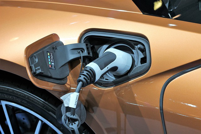 燃油车已在德国失宠,12 月该国电动汽车销量占比达 55%