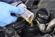 定期更换机油和机油滤清器, 这些保养汽车的技巧你都知道吗?