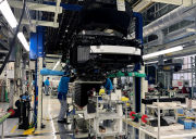 丰田将采用“一体化压铸技术” 全球电动汽车业掀起创新潮